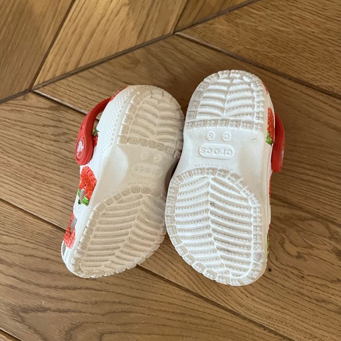 Crocs fraises - 21/22 - photo numéro 3
