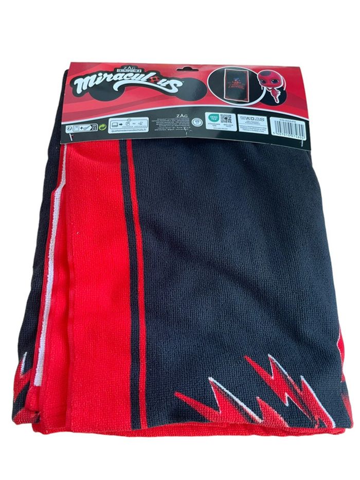 Serviette / Drap de plage 70 x 140 cm Miraculous Lady Bug neuf - photo numéro 2