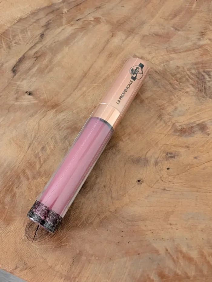 Rouge à lèvres liquide rose de camargue la provençale - photo numéro 5