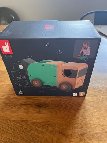 Camion poubelle en bois 