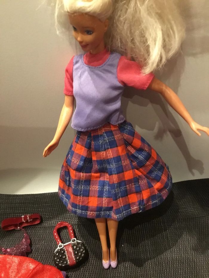 Poupée Barbie vintage avec vêtements accessoires Mattel - photo numéro 2
