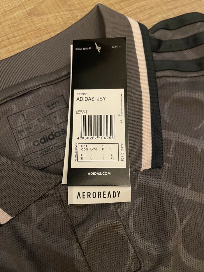 Maillot Réal extérieur saison 23-24 - photo numéro 5