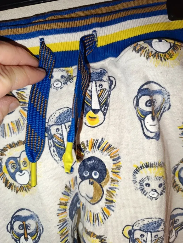 Joli jogging Catimini taille 4 ans - photo numéro 7