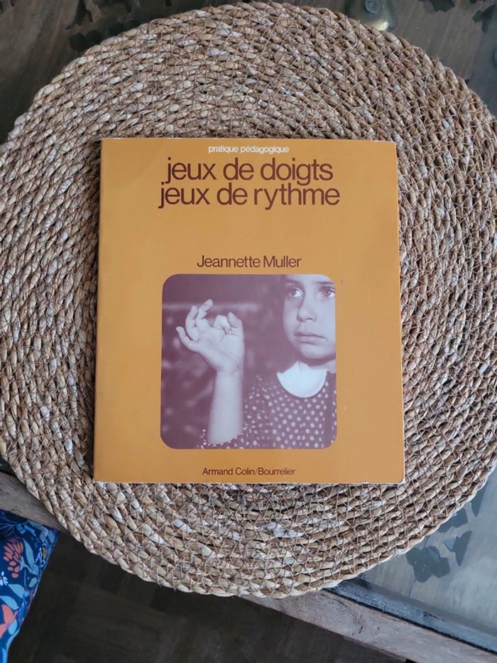 Jeux de doigts, jeux de rythme.