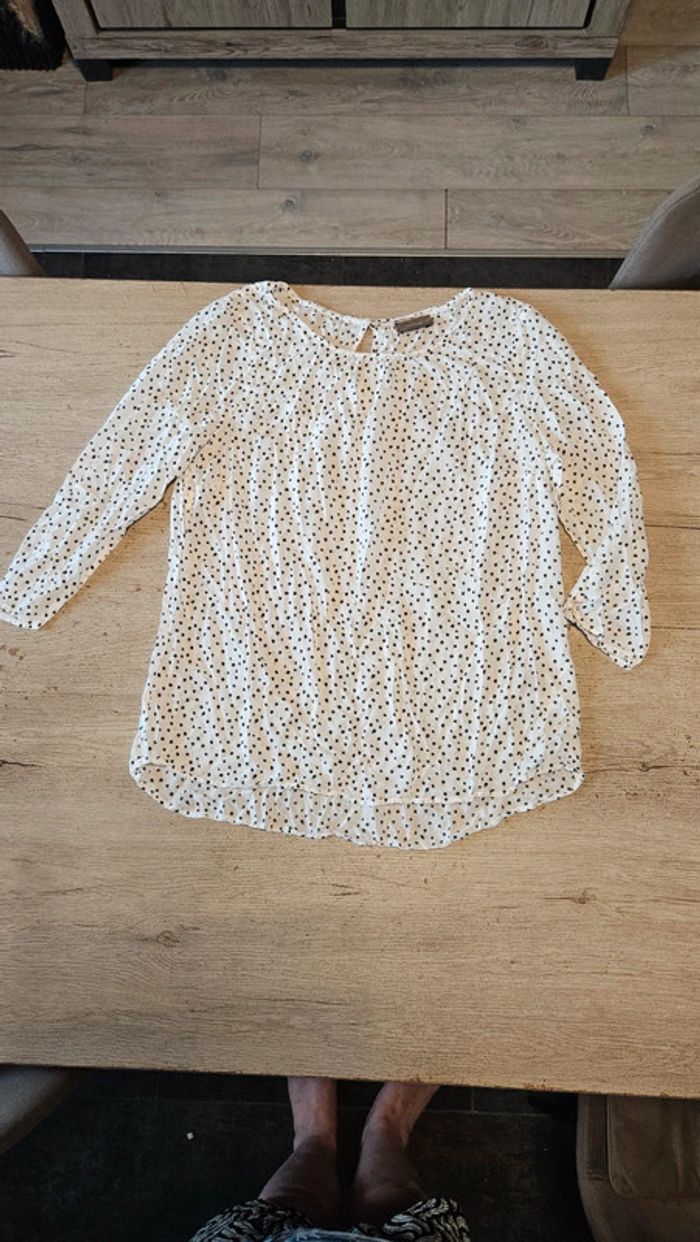 Blouse légère blanche avec taches noires, manches longues  Yessica, taille 44/46, nickel