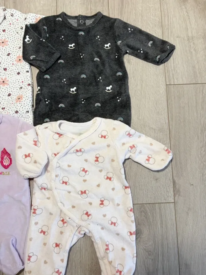 Lot pyjama velours 1mois fille - photo numéro 3