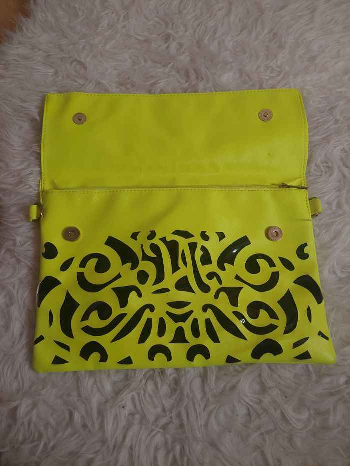 Pochette jaune fluo/noir BE 🌞 - photo numéro 4