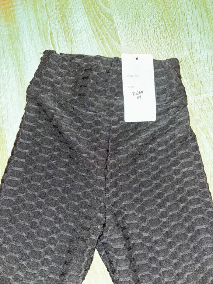 Legging fille neuf avec étiquette 4 ans - photo numéro 2