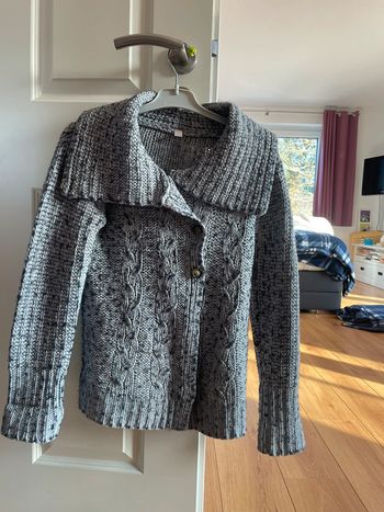 Pull d’hiver gris taille 12/13 ans