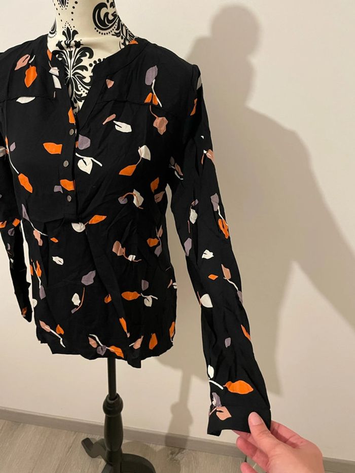 Blouse manche longue noir à motifs multicolore bouton col V neuf brandtex taille 36 - photo numéro 4
