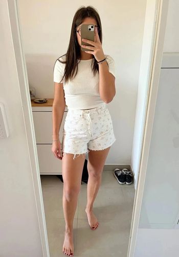 Short en jean blanc fleuri Zara