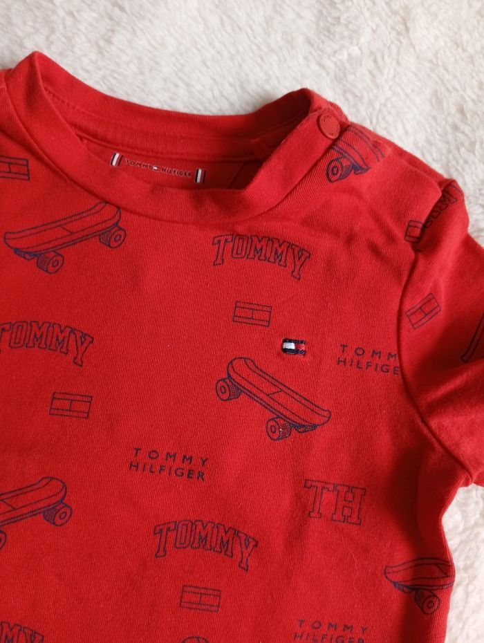 T shirt Tommy Hilfiger 6 mois
