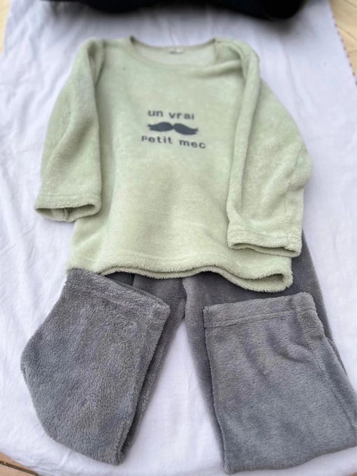 Pyjama pilou pilou taille 5 ans