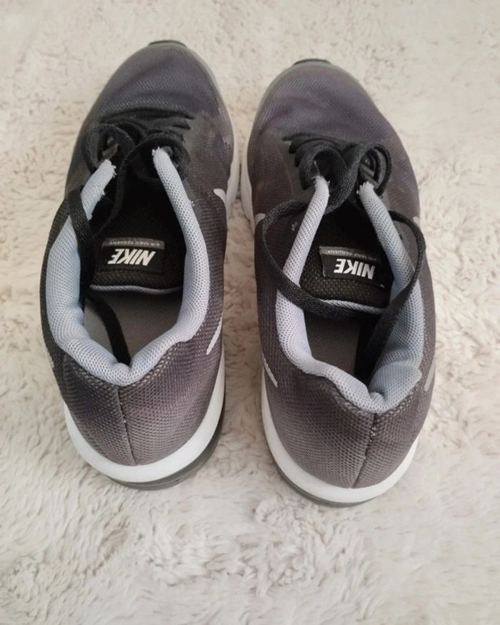 Basket Nike air max pointure 37.5 - photo numéro 4