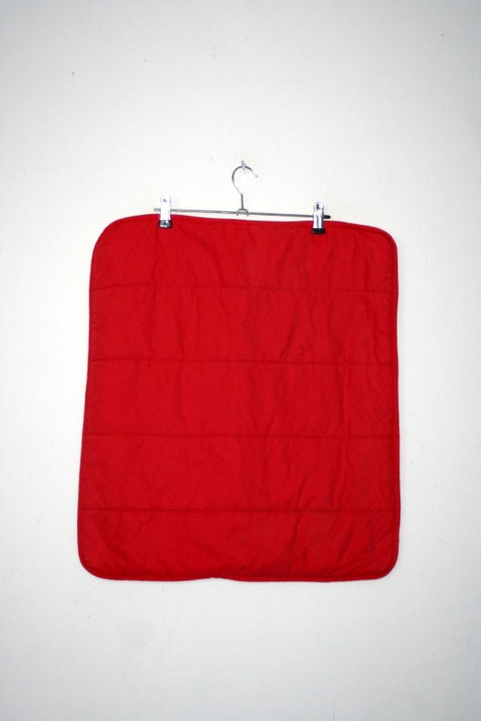 Housse rouge pour repose pied Poang