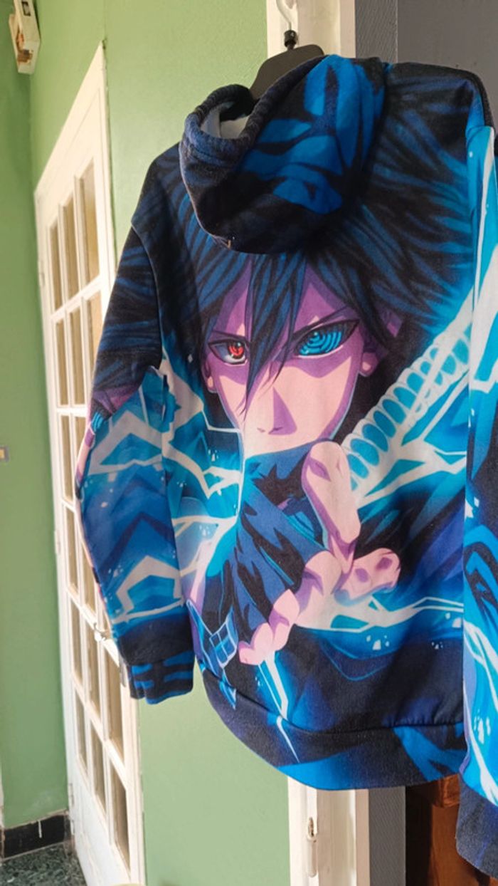 Pull manga à capuche - photo numéro 2