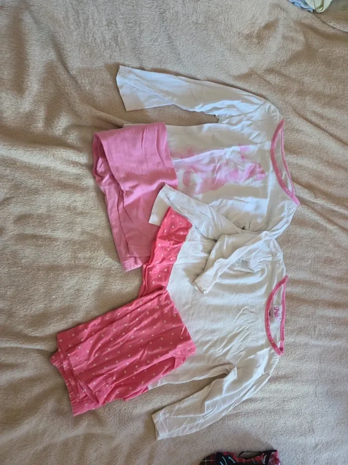 2 pyjamas fin 3 ans