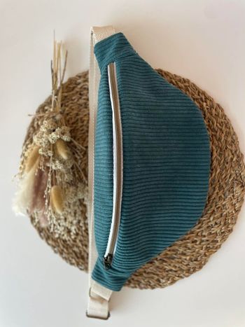 Sac banane fait main en velours côtelé bleu-vert et tissu fleuri