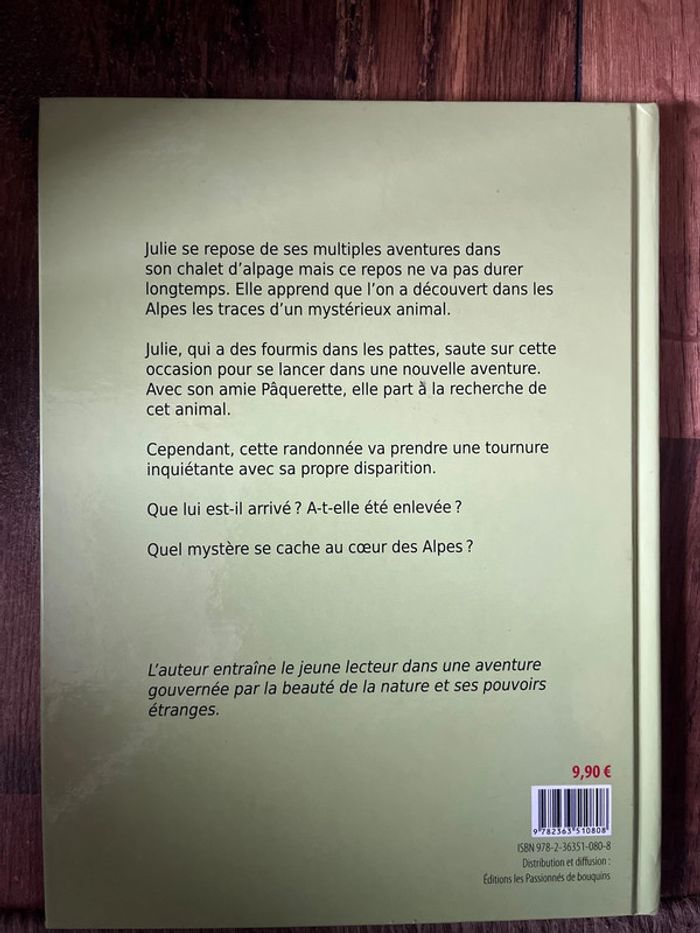 Livre BD Julie sur les traces d’un animal étrange - photo numéro 2
