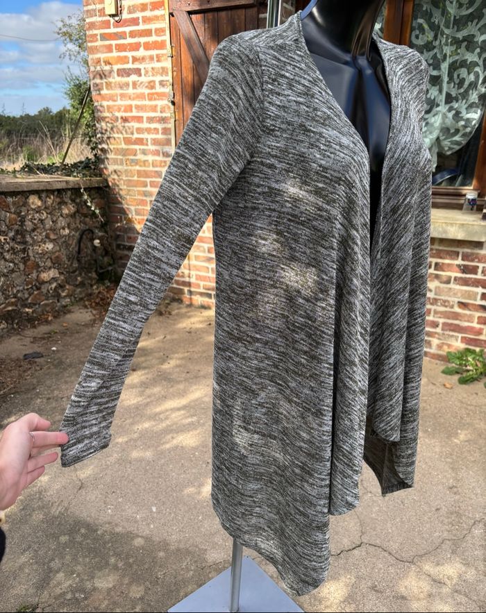 🌸 Gilet long kaki Jennyfer 🌸 - photo numéro 3