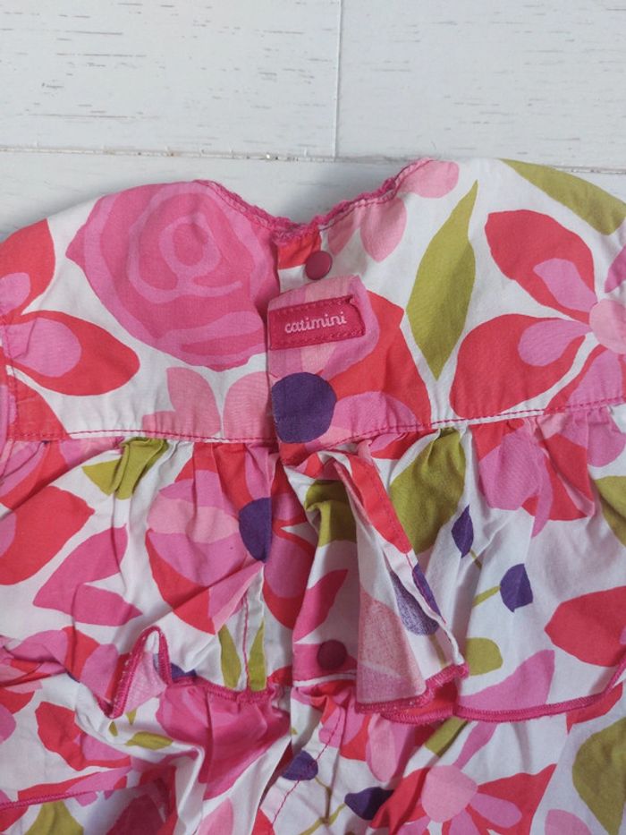 Blouse a volant et a fleurs Catimini Taille 6 mois - photo numéro 3
