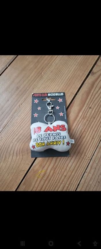 Porte clé 18 ans microbilles