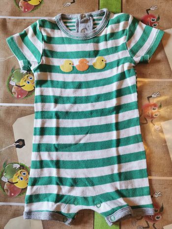 combishort taille 6 mois