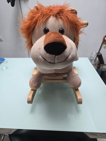 Lion a bascule 