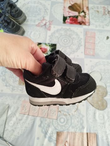 Nike bébé taille 17
