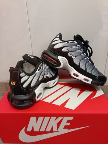 Basket chaussures à lacets neuves T 28