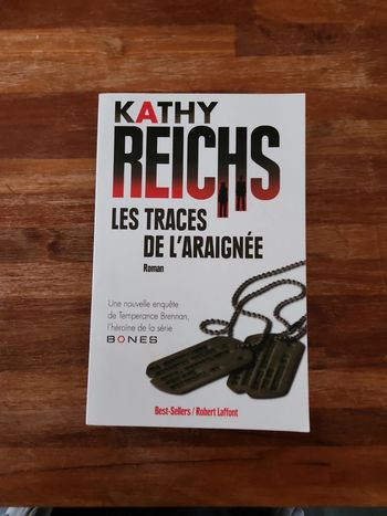 Livre : Les traces de l'araignée