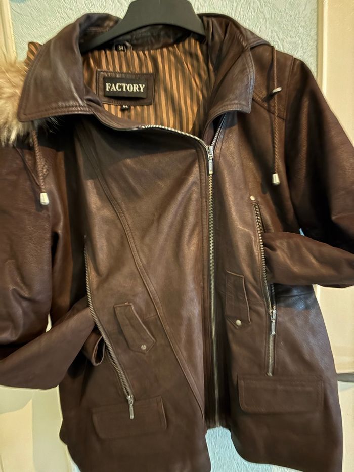 Veste en cuir - photo numéro 1