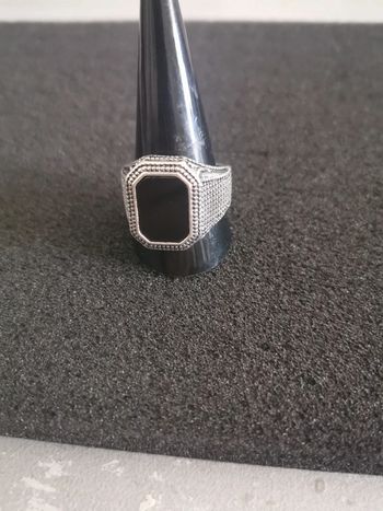 Chevalière homme acier et pierre noire T12