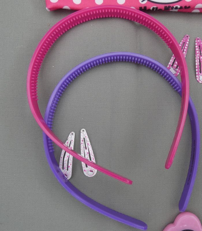 Lot de jolis accessoires Hello Kitty - photo numéro 9