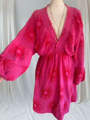 Magnifique robe en gaz de coton grande taille 42-46 Fushia soleil rouge