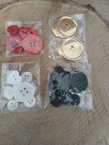Lot de 4 sachets de boutons