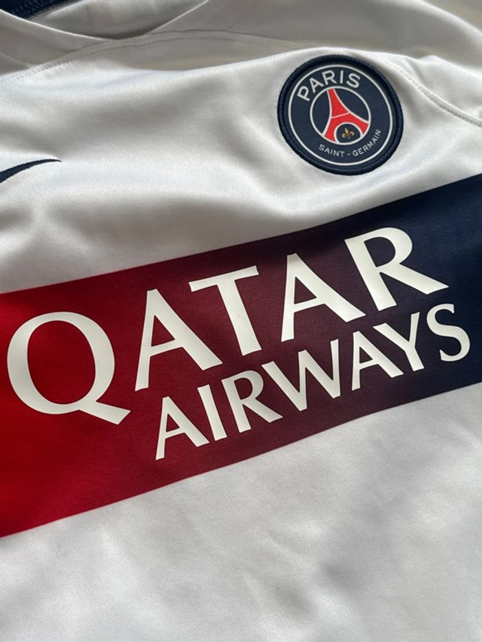 Maillot de foot Qatar, Paris-Saint-Germain Nike, taille 8/ 10 ans - photo numéro 3