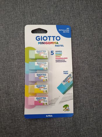 Lot de gommes Giotto neuves