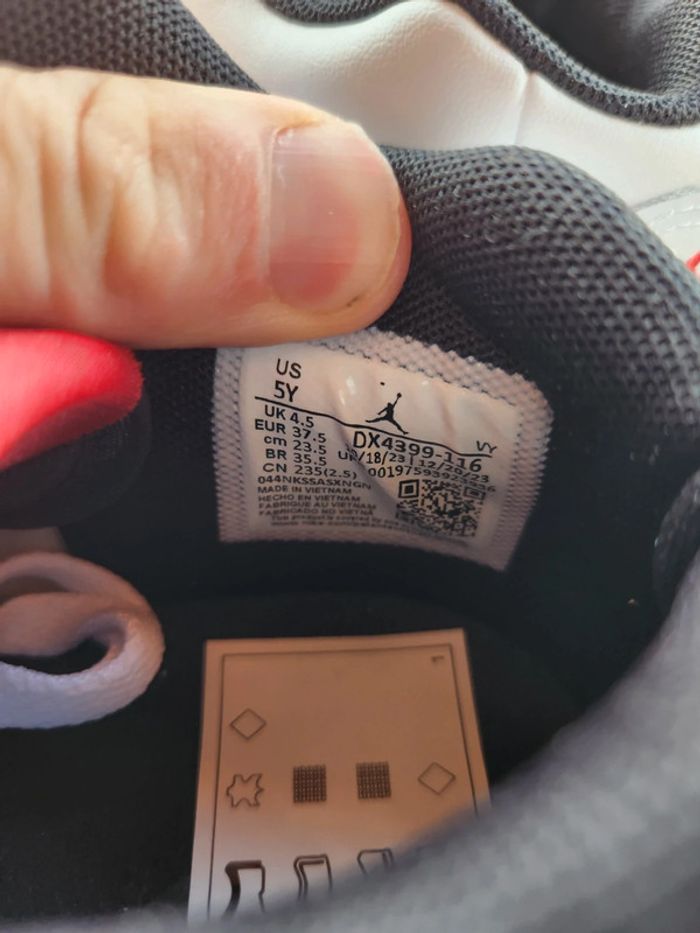 Nike Jordan stadium 90 Taille 37,5 garçon neuves - photo numéro 6