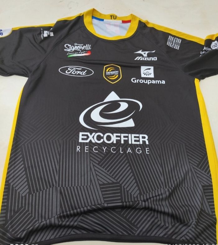 Maillot de handball officiel du club de Chambéry. avec écharpe  
Eux être vendu séparément - photo numéro 3