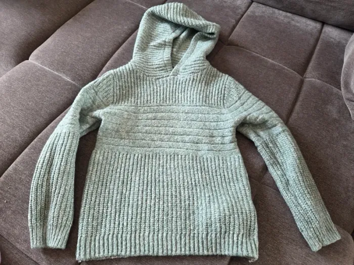 Pull maille a capuche