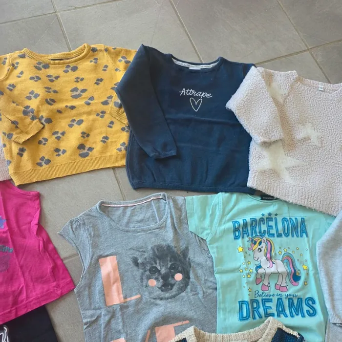 Lot vêtements 4 et 5 ans - photo numéro 3