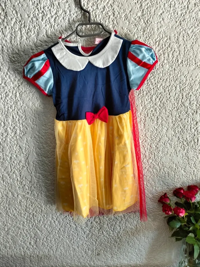 Robe de princesse Blanche-Neige 130 cm neuve - photo numéro 9