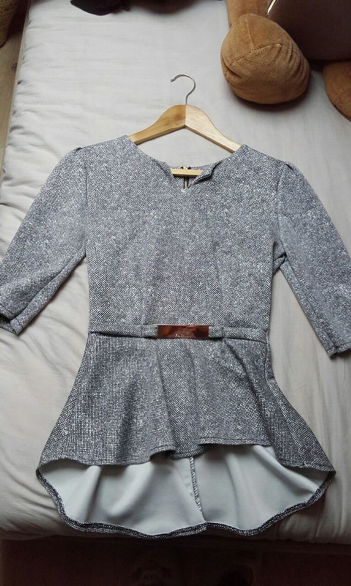 Top péplum gris - photo numéro 2