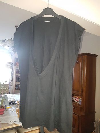Tee shirt noir.