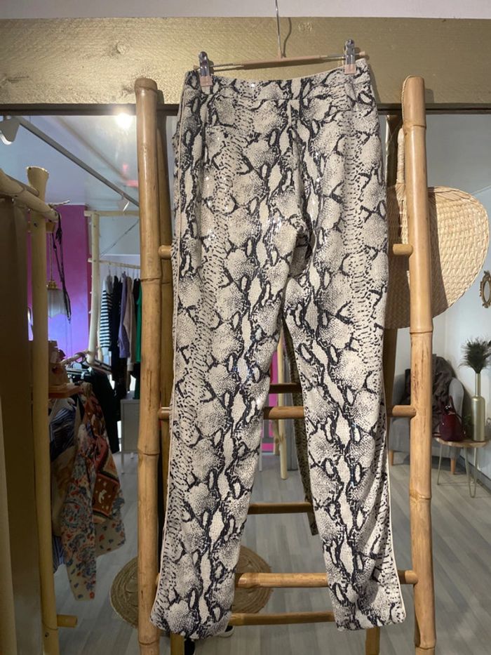 Pantalon imprimé python à sequins See U Soon taille 36 - photo numéro 7