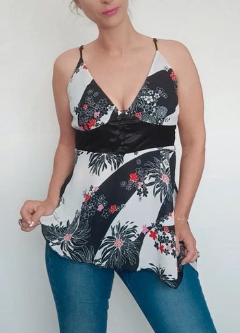 Haut satiné asymétrique decollete taille 44