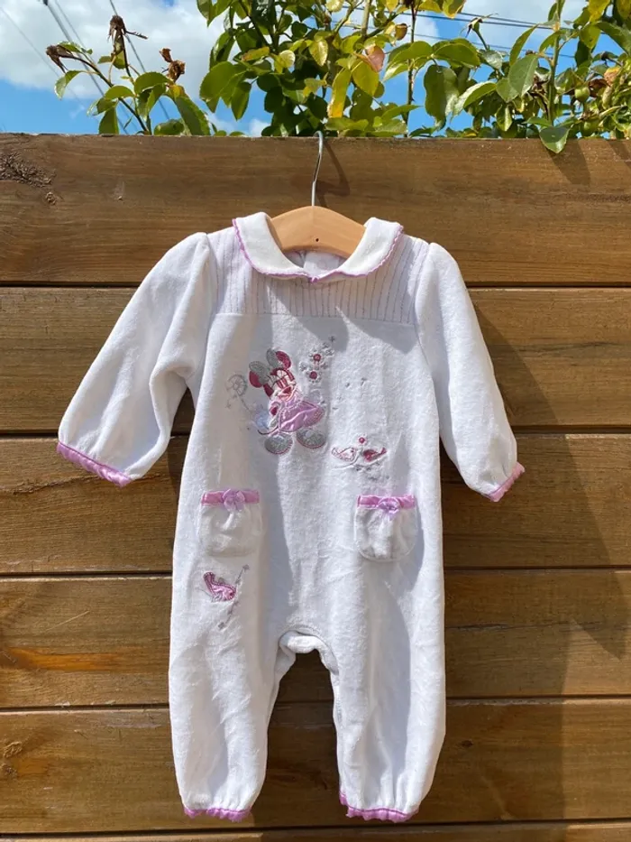 Pyjama 1 pièce bébé fille Minnie mouse Disney store 3 6 mois 68cm - photo numéro 2