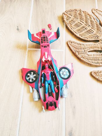 💫Figurine Spider-man et son véhicule vaisseau Spider Jet Avengers Marvel marque Hasbro