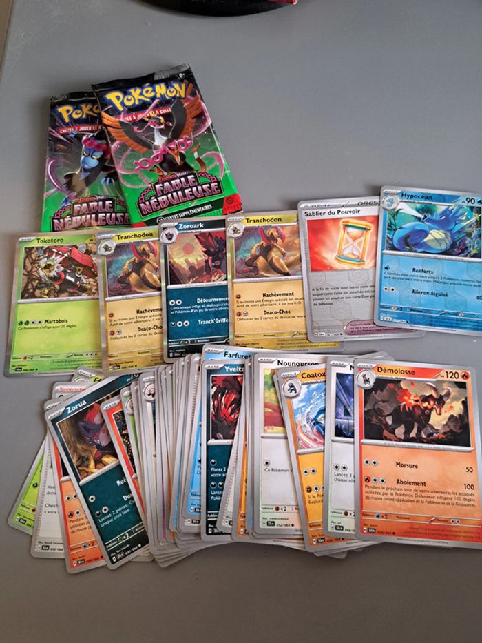 Lot de 40 cartes pokémon ev6.5 fable nébuleuse FR